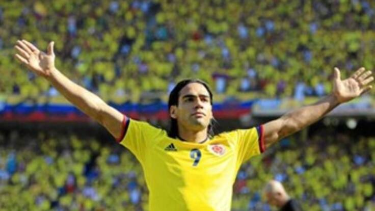 El fútbol como "cortina de humo", en la columna de Santiago Rodríguez