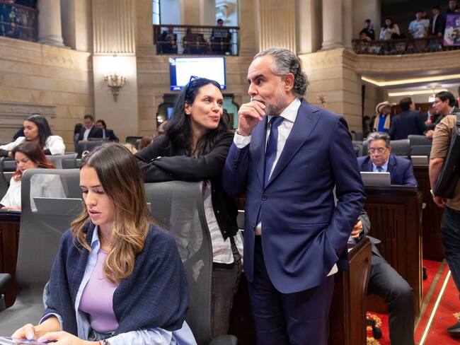 ¿Qué pasará con MinComercio y MinJusticia ante crisis Gobierno-Congreso? Ministro Benedetti responde