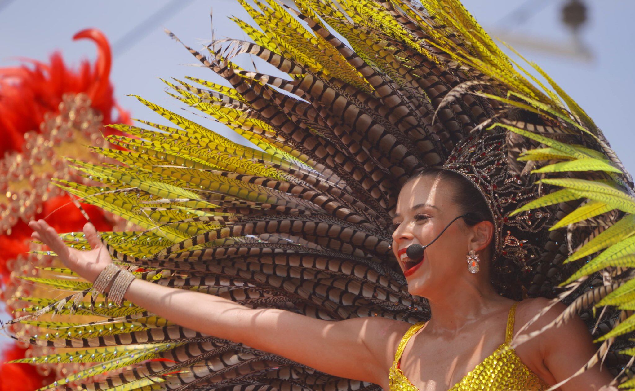 Reina Tatiana Angulo en su paso por la Batalla de Flores: Foto-Carnaval SA