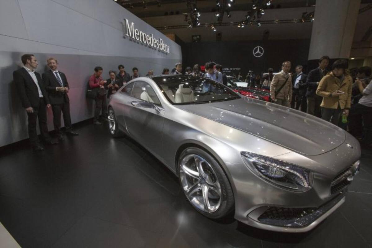 Nuevo Concept S-Class Coupe de Mercedes-Benz, durante su exhibición en la 43ª edición del Salón del Automóvil de Tokio (Japón)