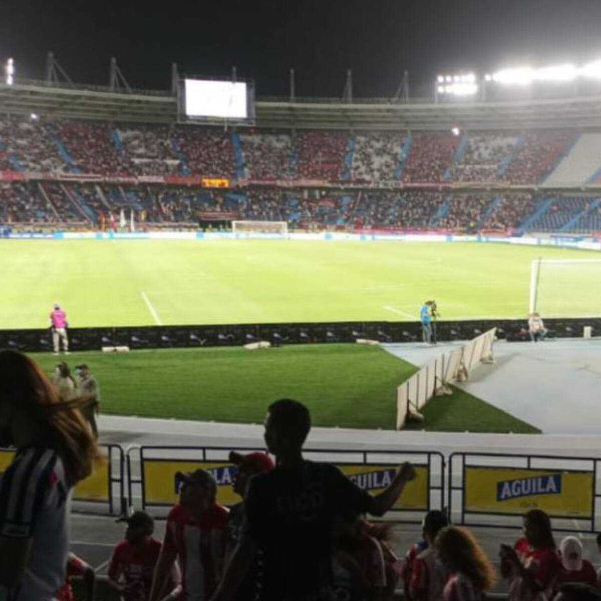 Riñas entre hinchas de Junior y América en el 'Metro' deja tres heridos