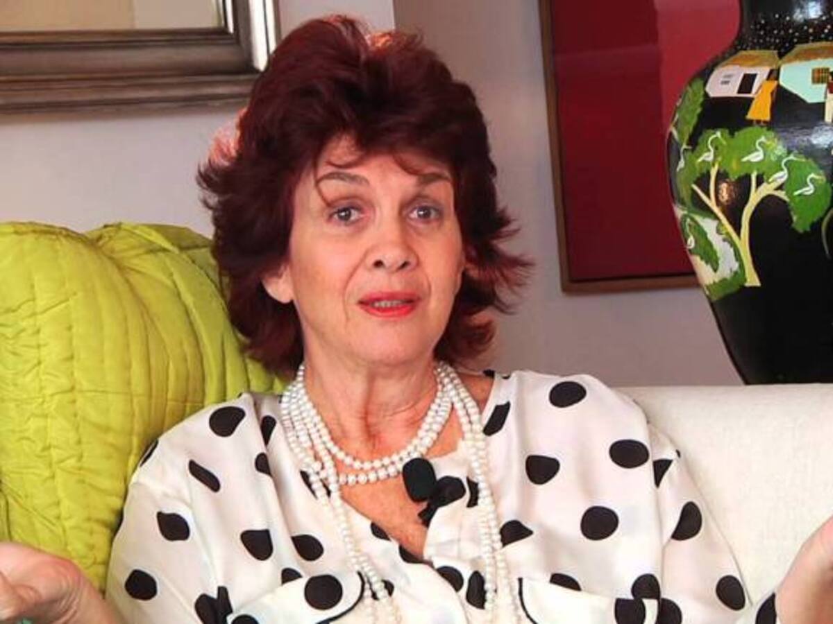 La reconocida mujer de la moda, Alicia Mejía, llega con su nuevo libro " El equipaje de Alicia"