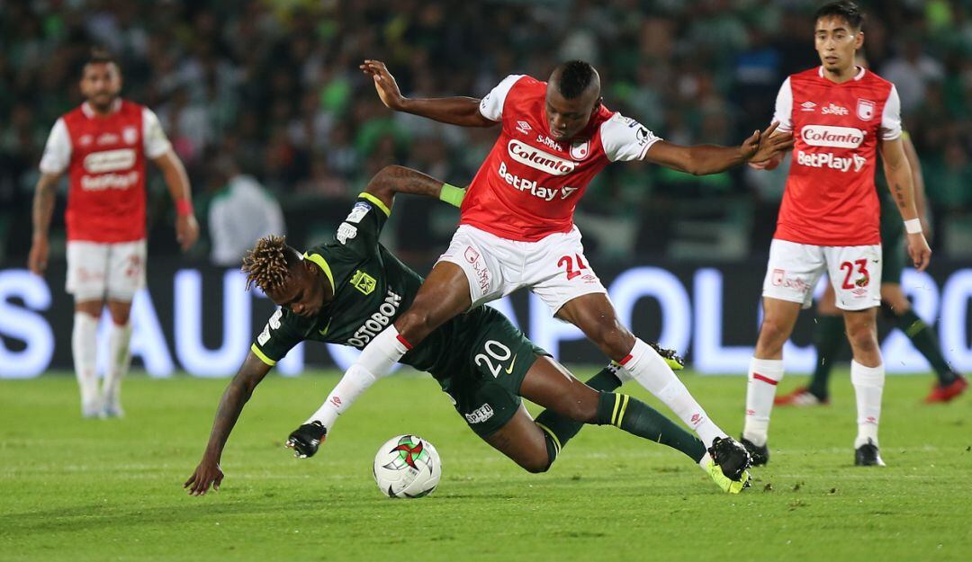 Santa Fe Vs. Atlético Nacional, durante un partido en la Liga colombiana 2020.
