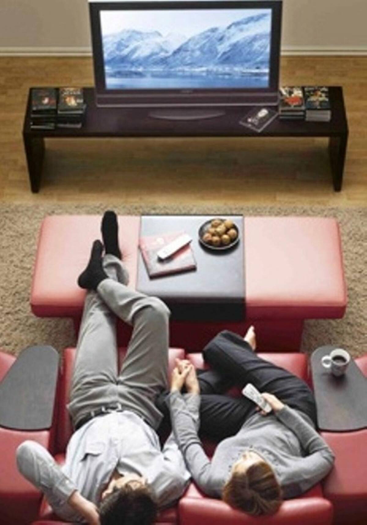 Cine en casa: Para esta idea solo requiere una película de su elección, crispetas y tener a lado al ser amado para compartir un buen momento.