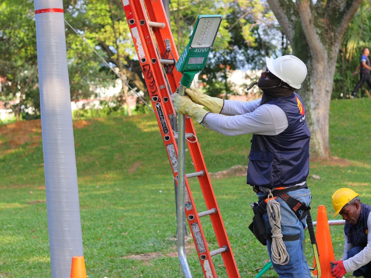 En Bogotá, se han realizado más de 14 mil reposiciones de luminarias por robo y vandalismo