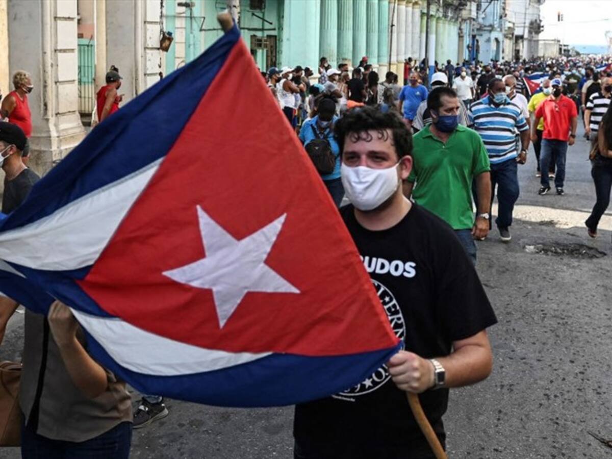 La situación económica en Cuba se volvió inaguantable: exembajador de la UE