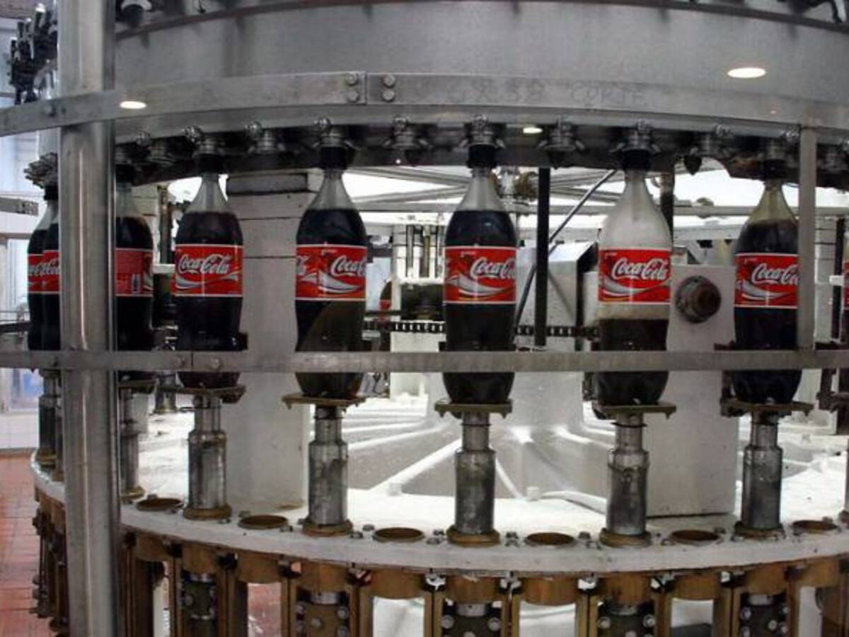 Coca-Cola anuncia su suspensión de su producción en Venezuela por falta de azúcar