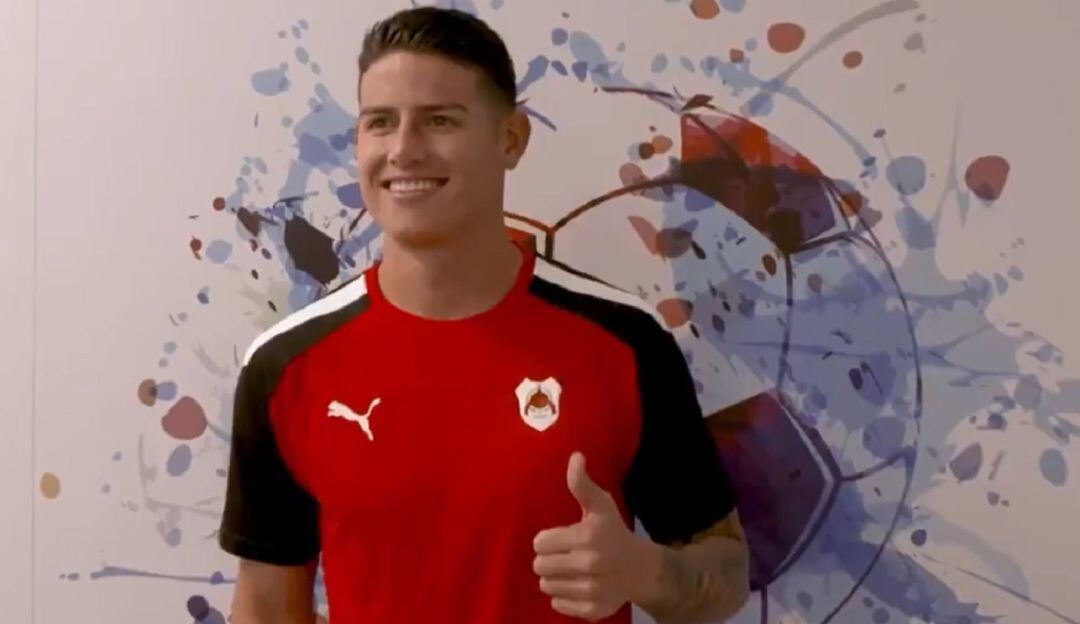 James Rodríguez en la presentación de los exámenes médicos con el Al-Rayyan.