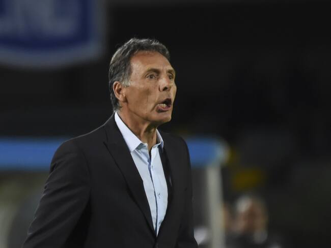 Miguel Ángel Russo, a una firma de dirigir al Alianza Lima