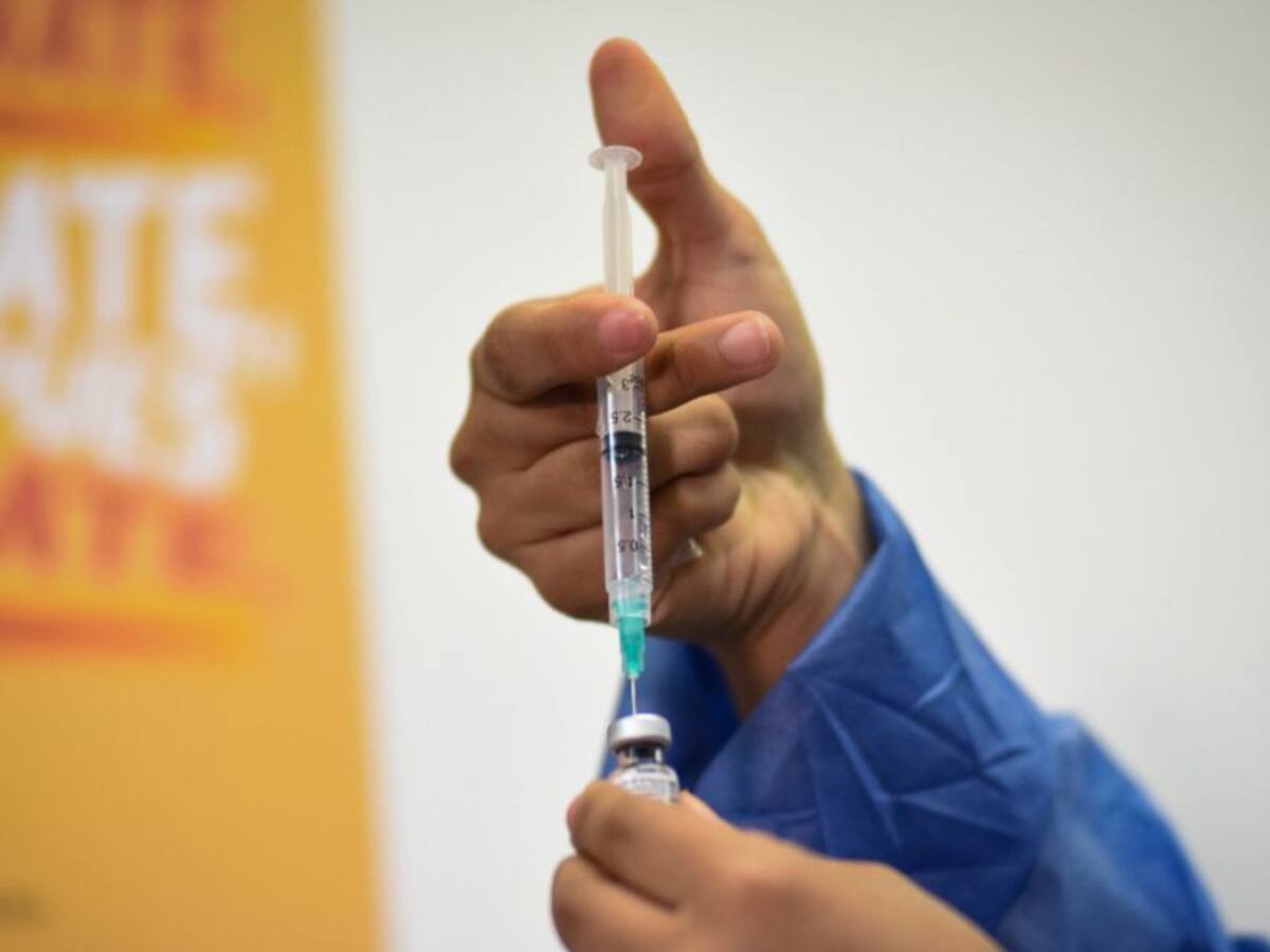Medellín no suspenderá la vacunación durante Seman Santa