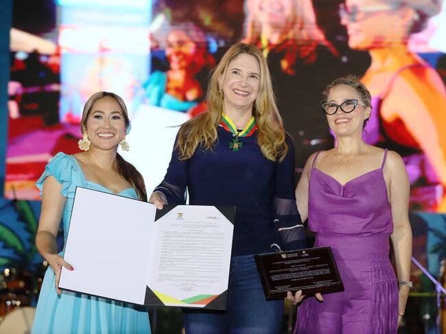 Unibac recibió reconocimiento en Festibandas 2025