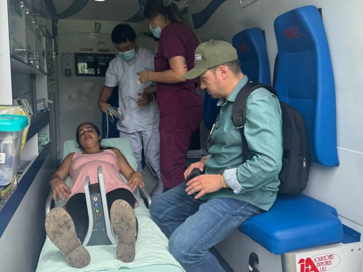 Embarazada atrapada en zona de avalancha fue trasladada en helicóptero a Bucaramanga
