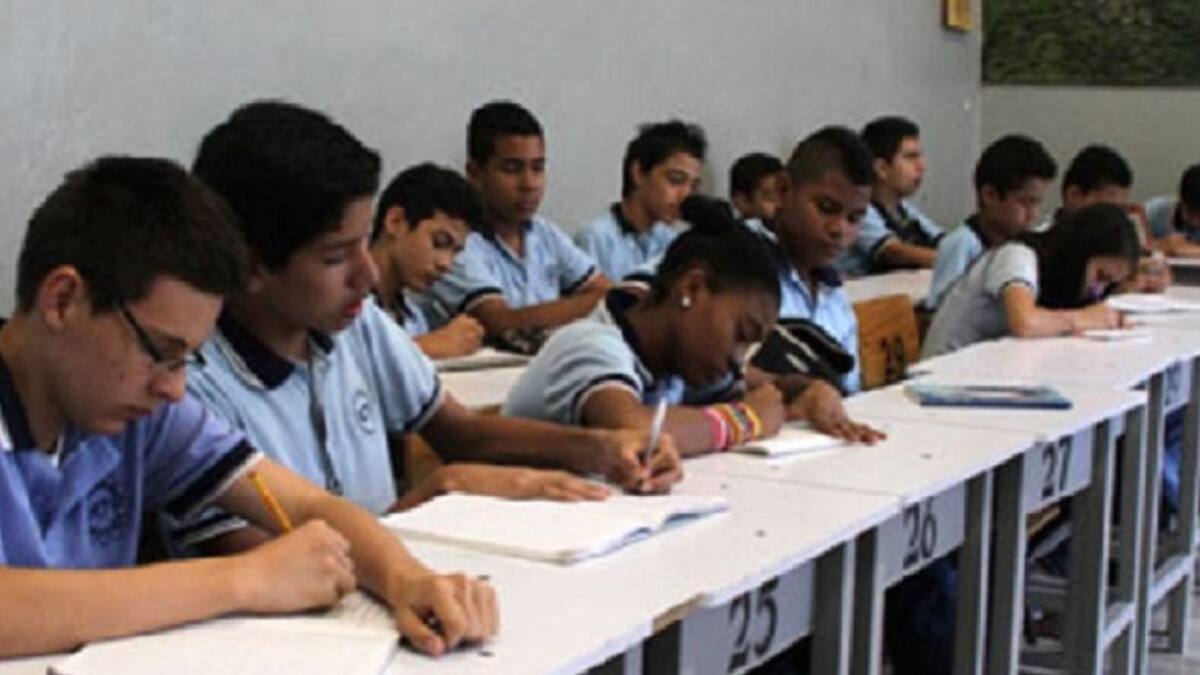 En el Valle están citando a docentes a dar clase sin estar vacunados