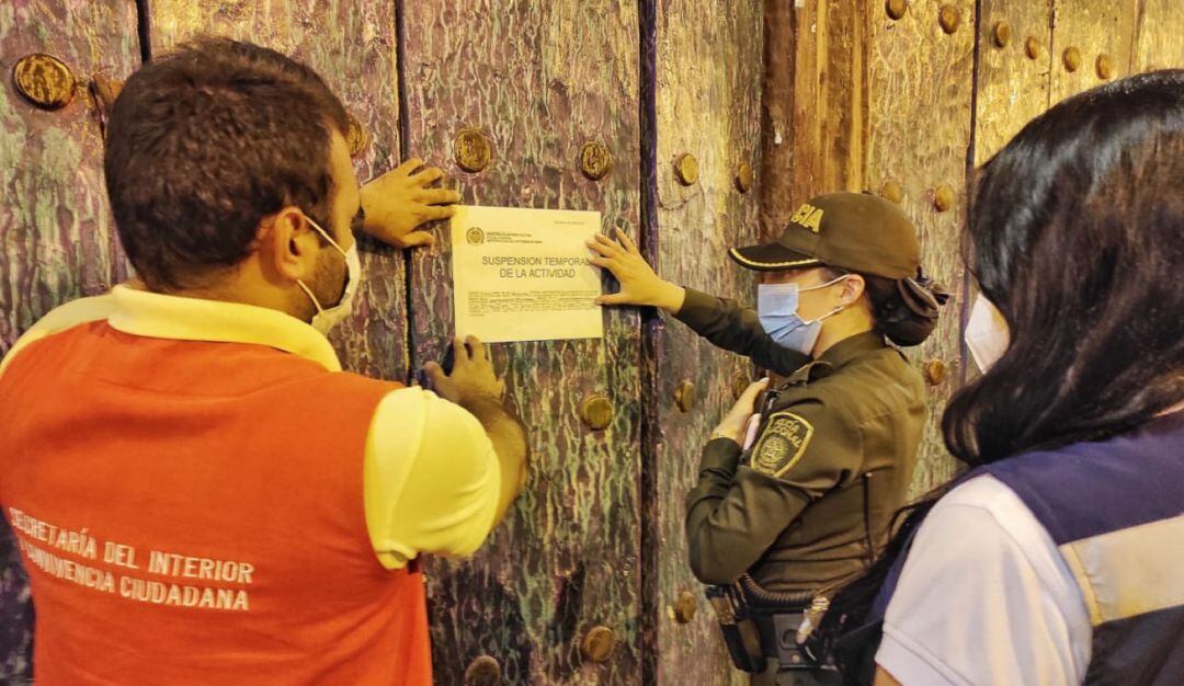 Los negocios suspendidos fueron Tu Candela y La Santa