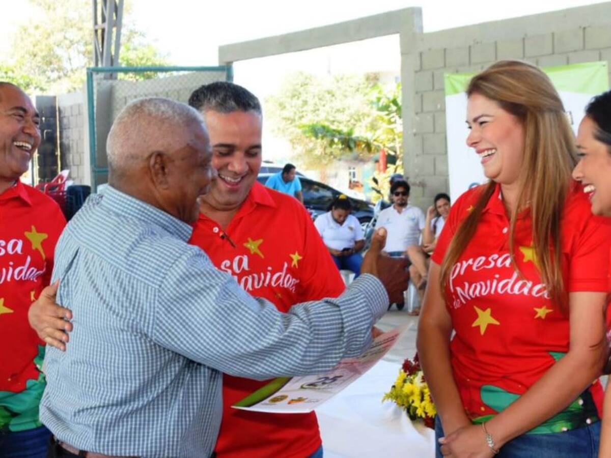 Familias en Cartagena reciben títulos de propiedad