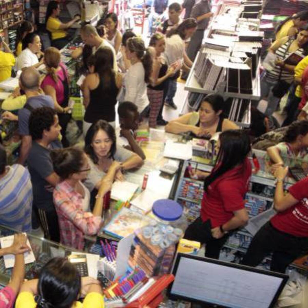 Ministerio de Educación cuenta con 500 quejas por útiles inútiles