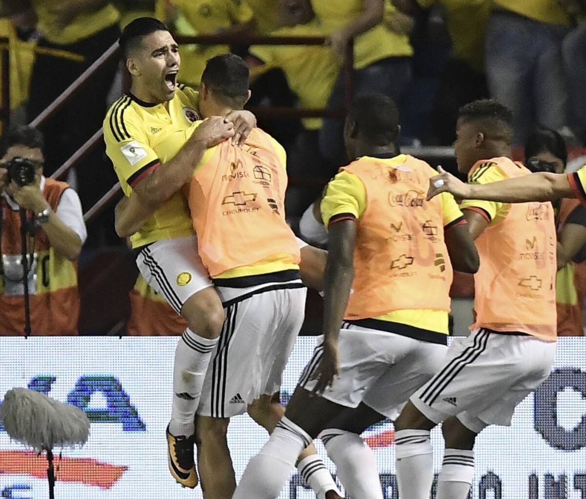 El cantante vallenato ya alistó su gorra para acompañar a la Selección en su participación en Rusia 2018
