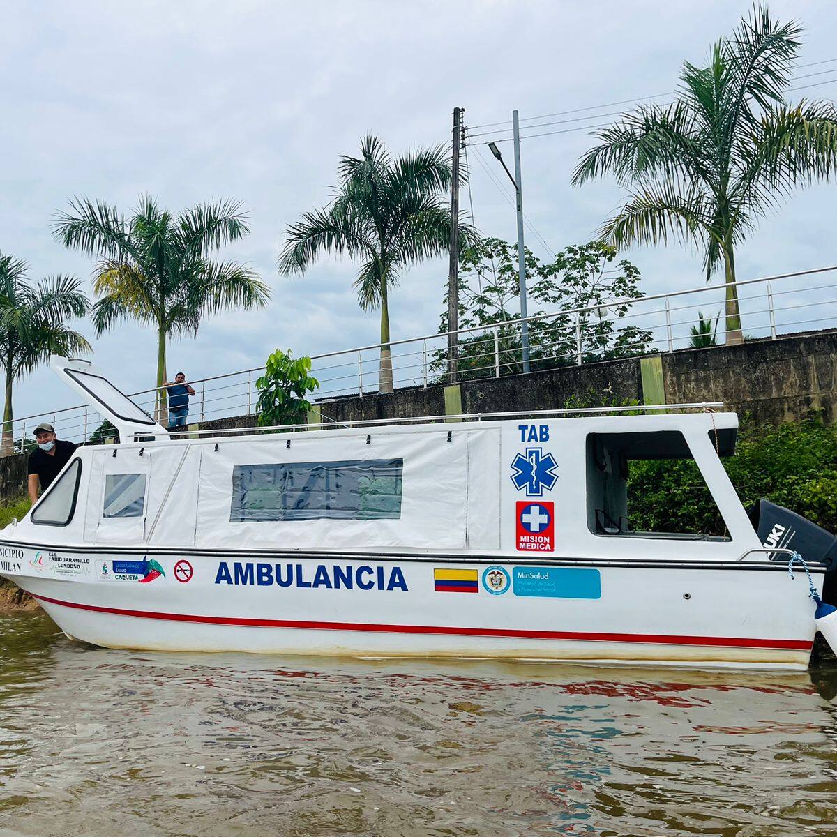 Gobernación del Caquetá entrega ambulancia fluvial a la comunidad de Milán