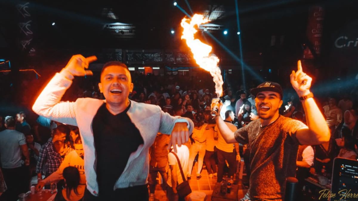 Los dueños de la noche ahora luchan con las transmisiones en redes sociales