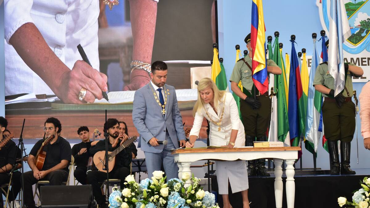 Con posesión en la plazoleta de San Francisco inició gobierno de Dilian Francisca Toro