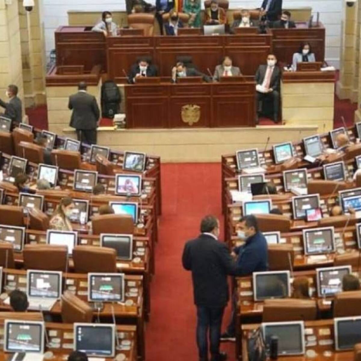 Senadores que no asistieron a debate para reducir vacaciones del Congreso