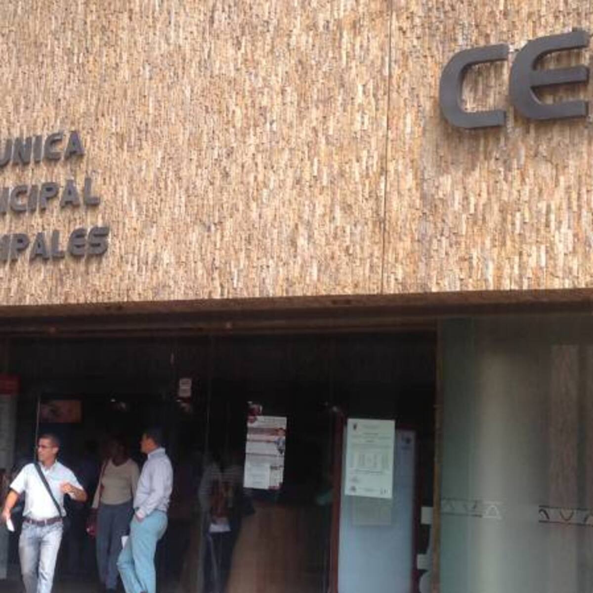 Alcaldía de Manizales adelanta media hora la atención al público para ahorrar energía