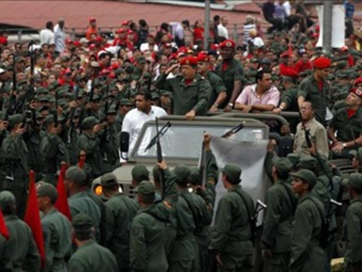 Hugo Chávez celebró juramento de milicias venezolanas