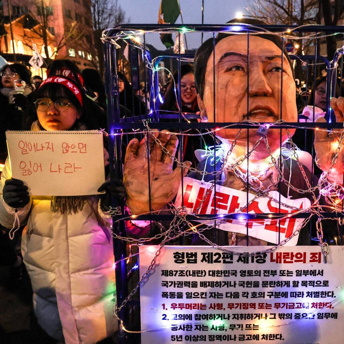 Corea del Sur: emiten orden de arresto para presidente Yoon Suk-yeol