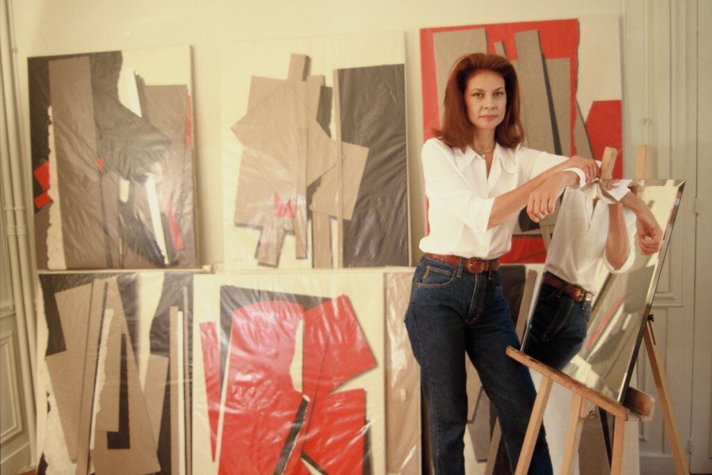 PARIS, FRANCE - APRIL 23: Greek artist Sophia Vari-Botero working at her home and workshop on April 23, 1995 in Paris, France. (Photo by Catherine Panchout/Sygma via Getty Images)
