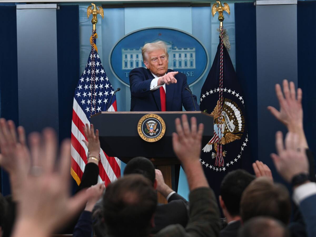 Donald Trump se declara en contra de USAID y los pitillos de papel