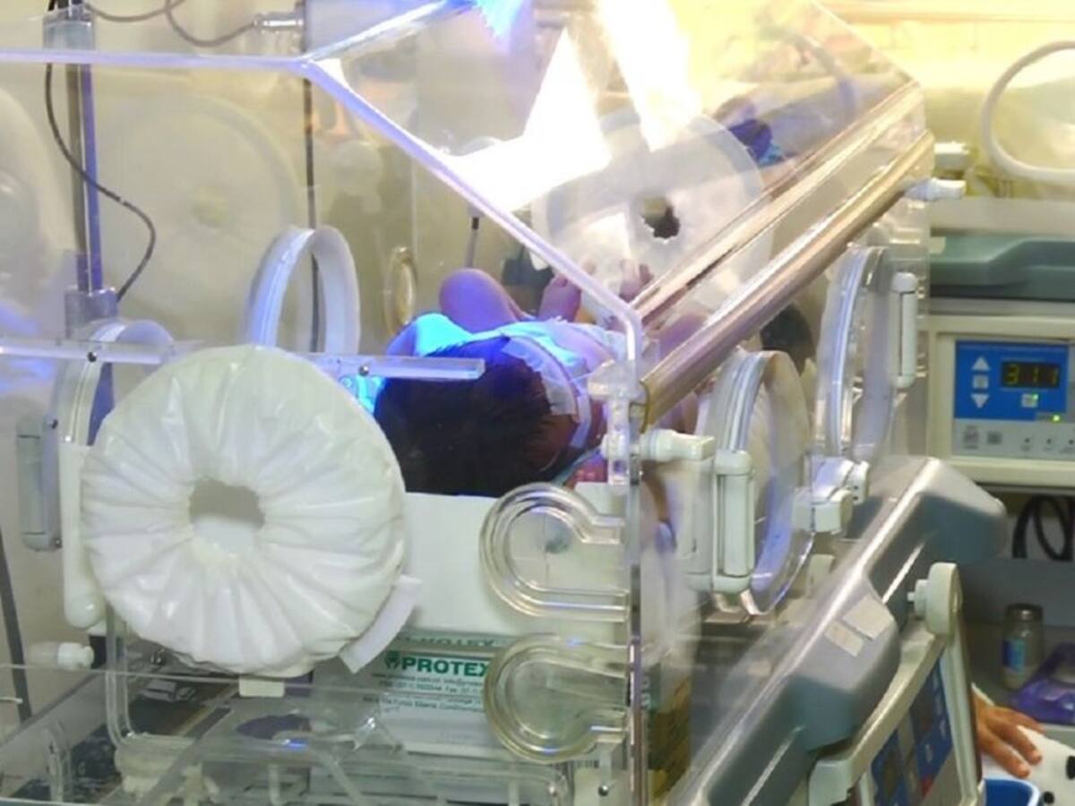 Médicos de la Versalles salvaron la vida a una madre con COVID y a su bebé