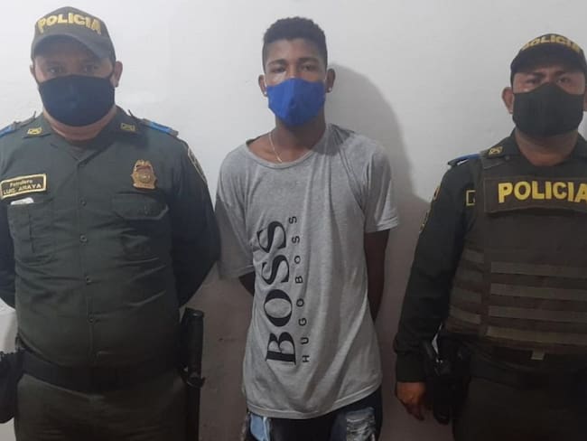 Policía captura a tres hombres armados en Cartagena