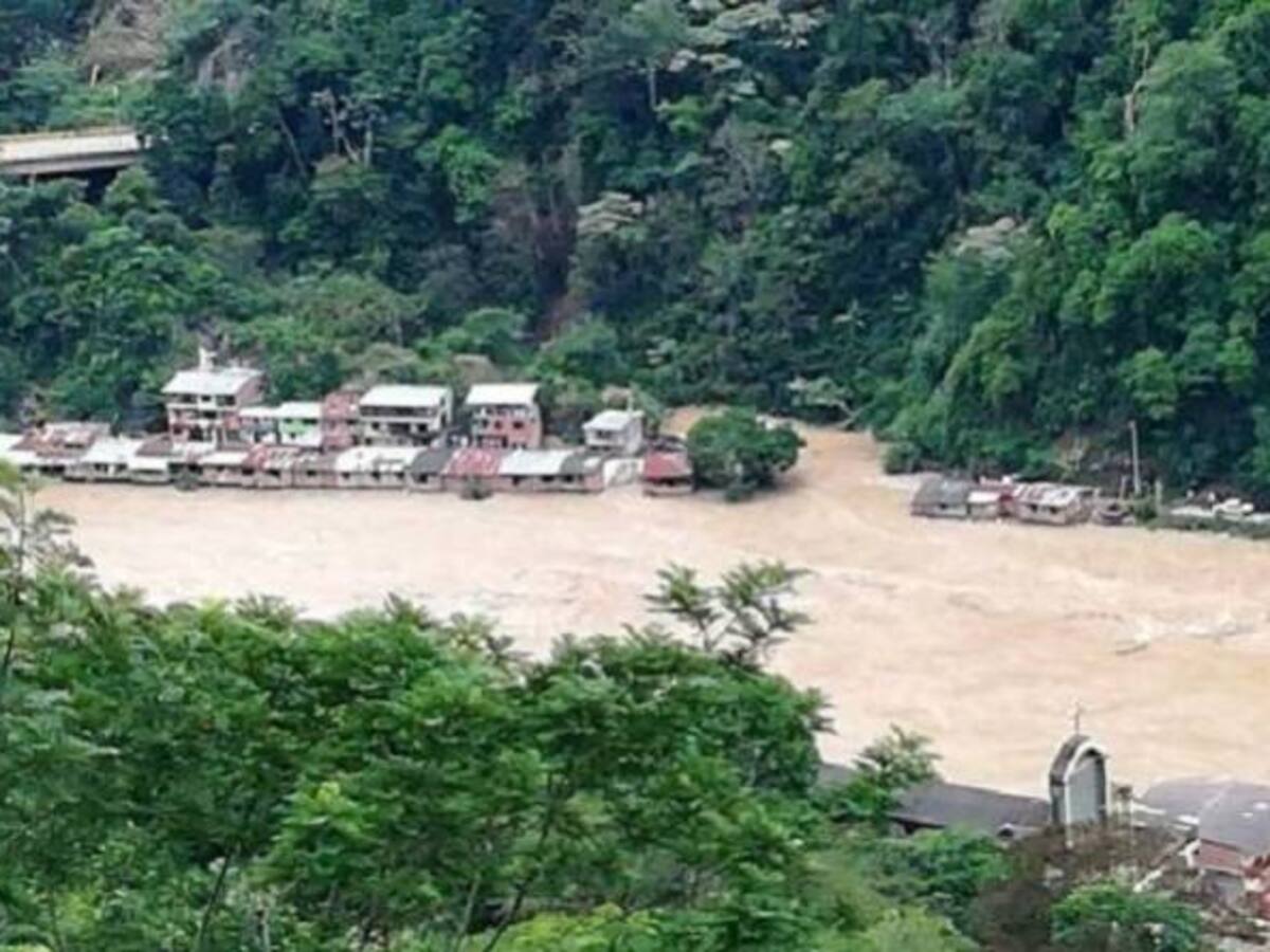 Campesinos del bajo Cauca reclaman ayuda para proteger sus bienes