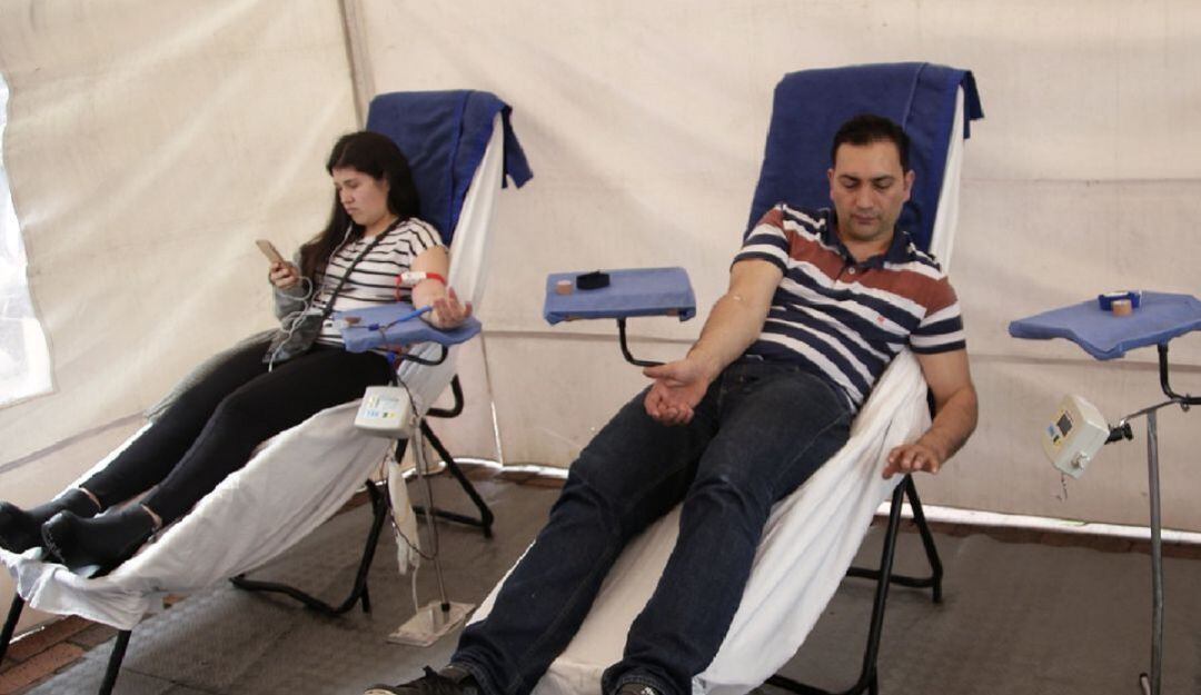 Las personas pueden donar en la unidad móvil o en la sede del hospital Federico Lleras Acosta. 