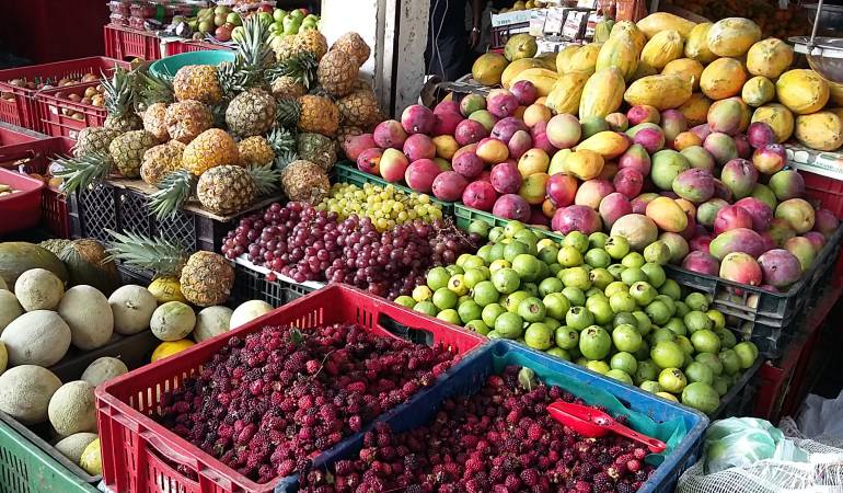Las frutas y las verduras que provienen del centro y el sur del país, son las que más han variado.