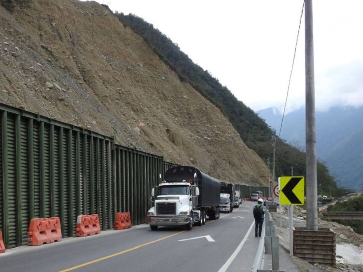 Fuertes lluvias causantes de emergencias en la vía al Llano: Coviandina