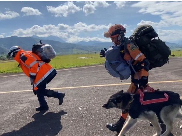 Rescatistas de los restos humanos en Urrao- foto gobernación de Antioquia