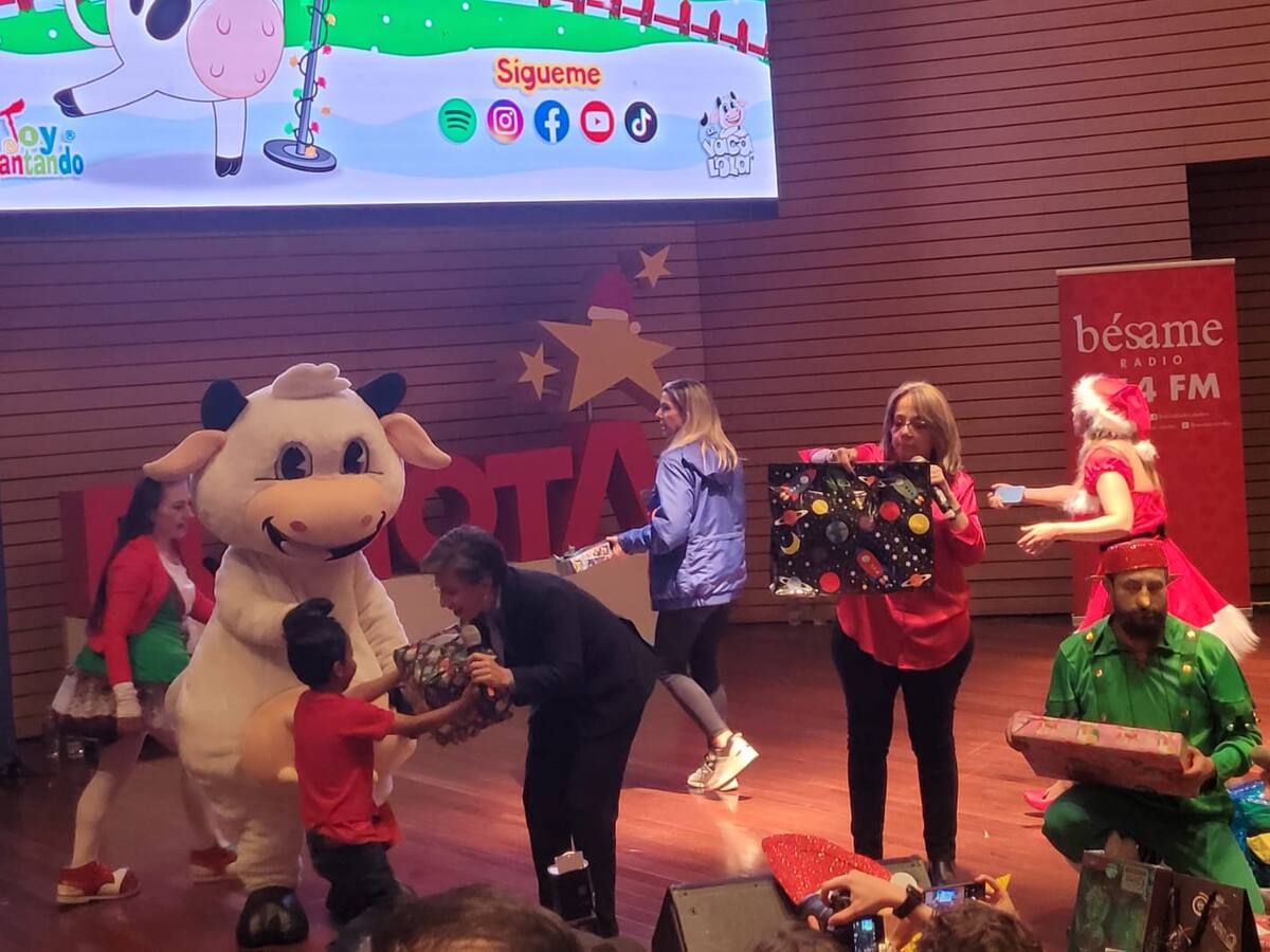 “La Vaca Lola”, presentó su show para 500 niños en condición de vulnerabilidad de Bogotá