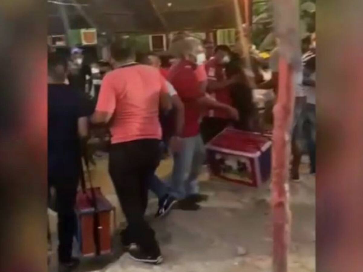 Desmantelan gallera con más de 200 personas en Barranquilla