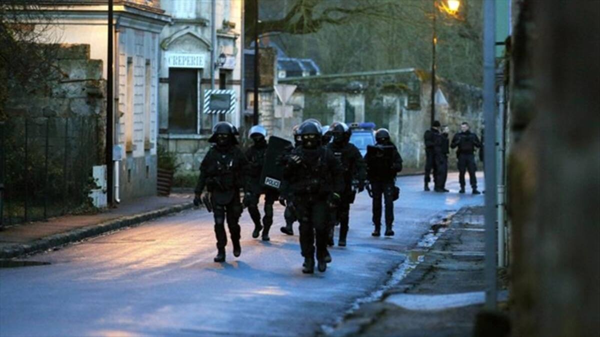 Alerta máxima en norte de Francia por sospechosos de ataque a Charlie Hebdo