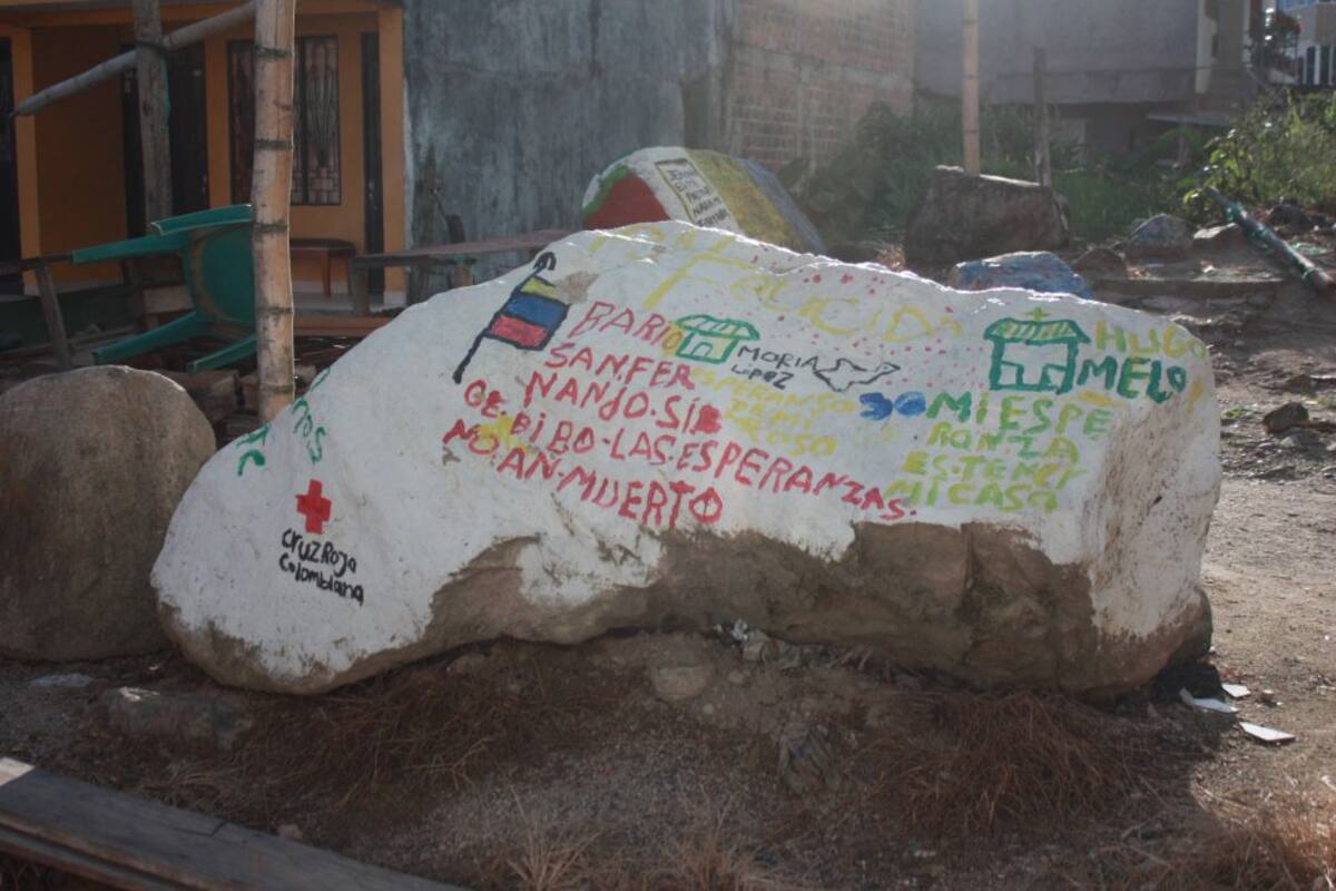 “Cuando nos quedamos mi esposo se para en la ventana y ahí dura toda la noche. Dice que no quiere vivir más aquí, pero no tenemos más opción el Gobierno no nos ayuda… se acabó la colaboración”.
