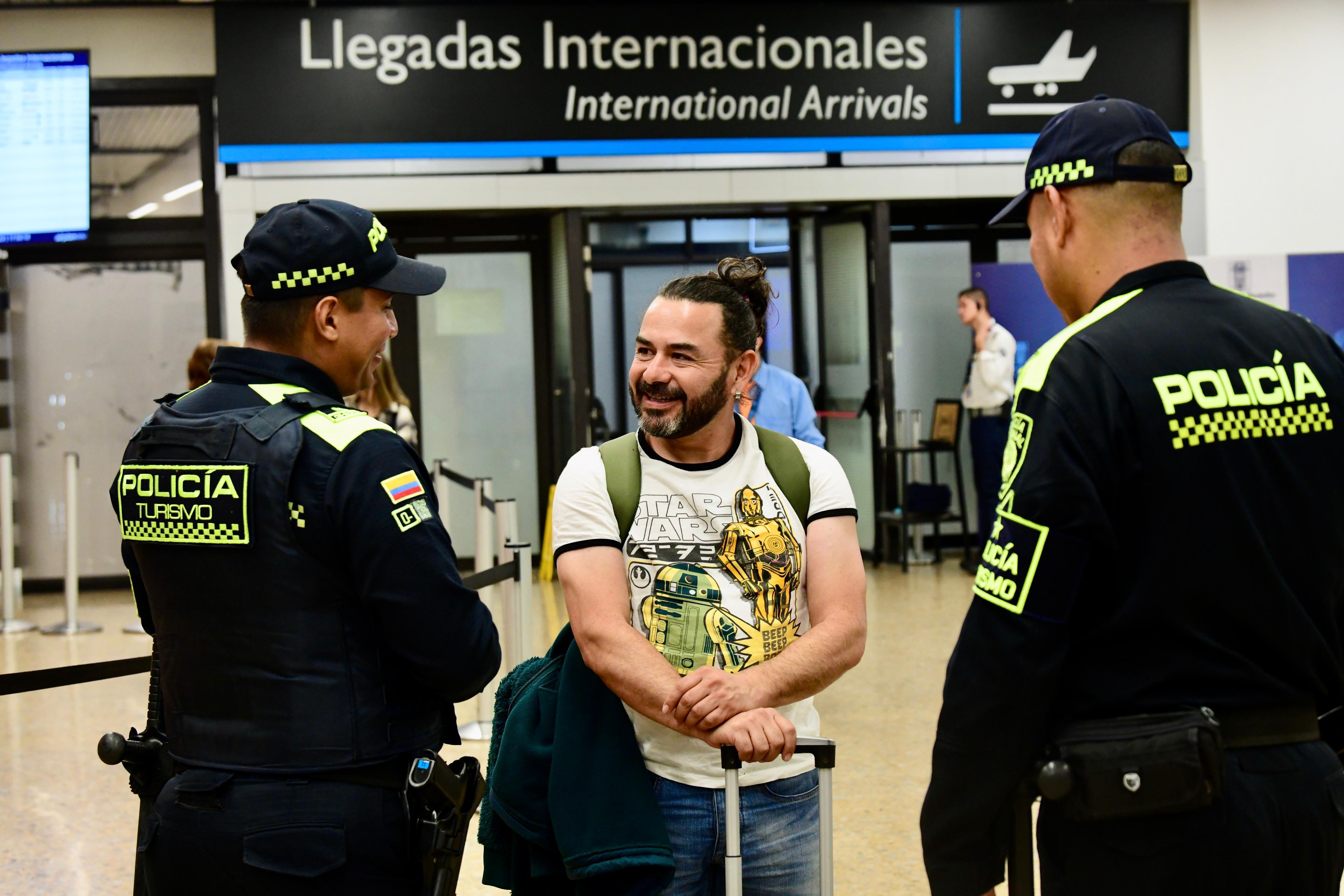 Acompañamiento a turistas por Feria de Flores. Foto: Meval