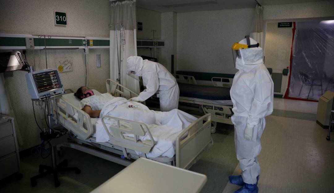 Atención de contagiados con coronavirus en México.     Foto: Getty 