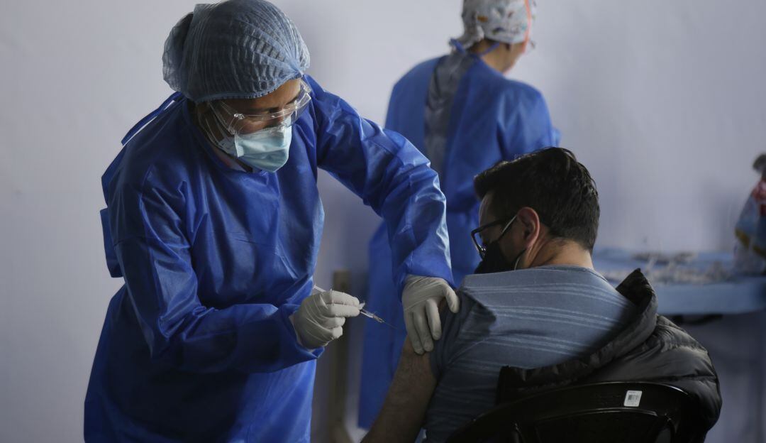 Centros comerciales con horario extendido para vacunación en Bogotá