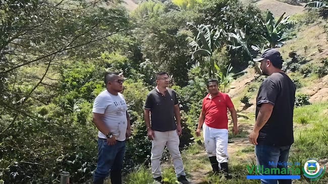 Campesinos y productores rurales afectados por ataque de pumas a animales en fincas. Foto: Alcaldía de Villamaría.