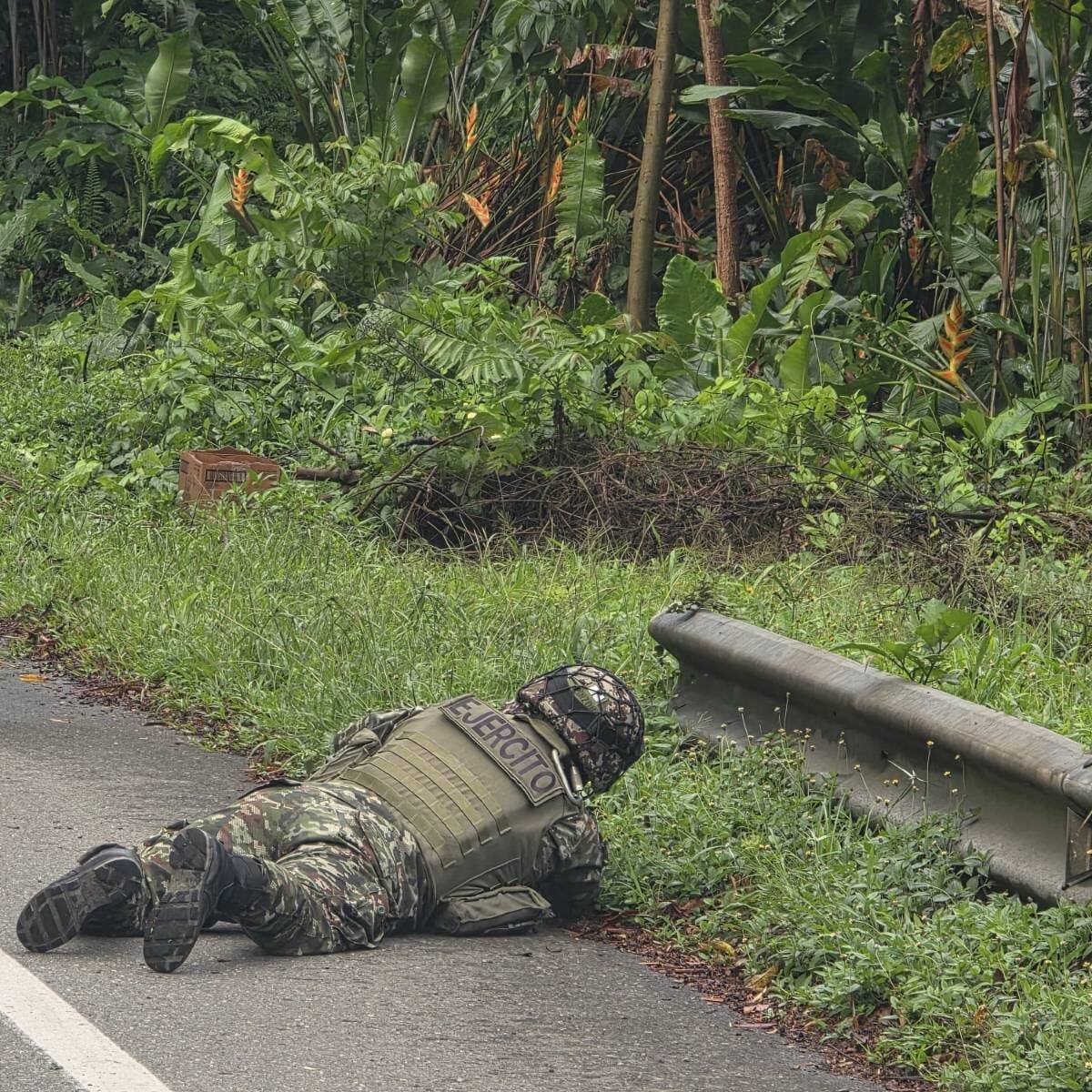 Ejército destruyó una carga explosiva del ELN en Valdivia, vía hacia la Costa Caribe