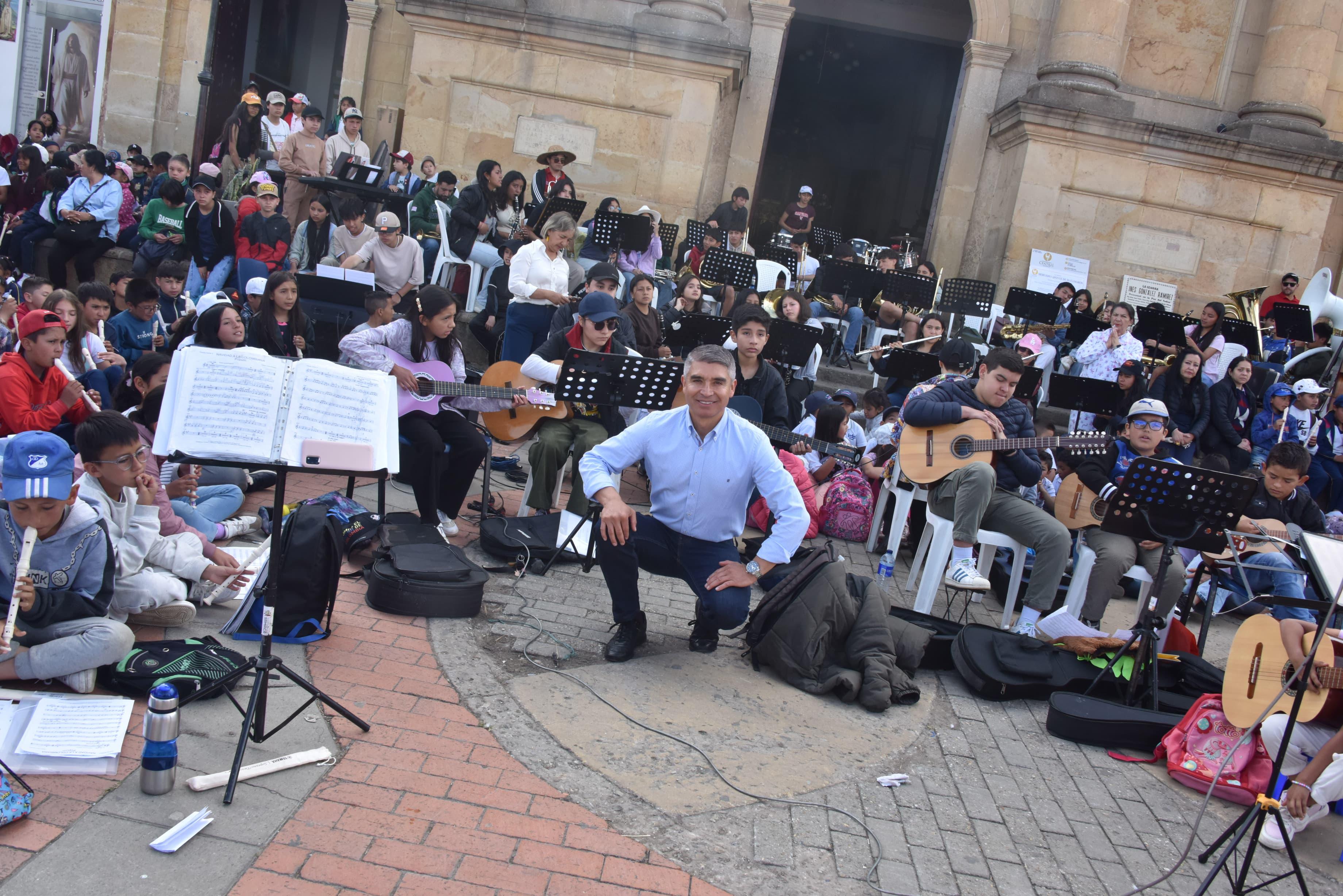 1.300 estudiantes de música abrirán la Noche de Velitas y el encendido del alumbrado navideño.