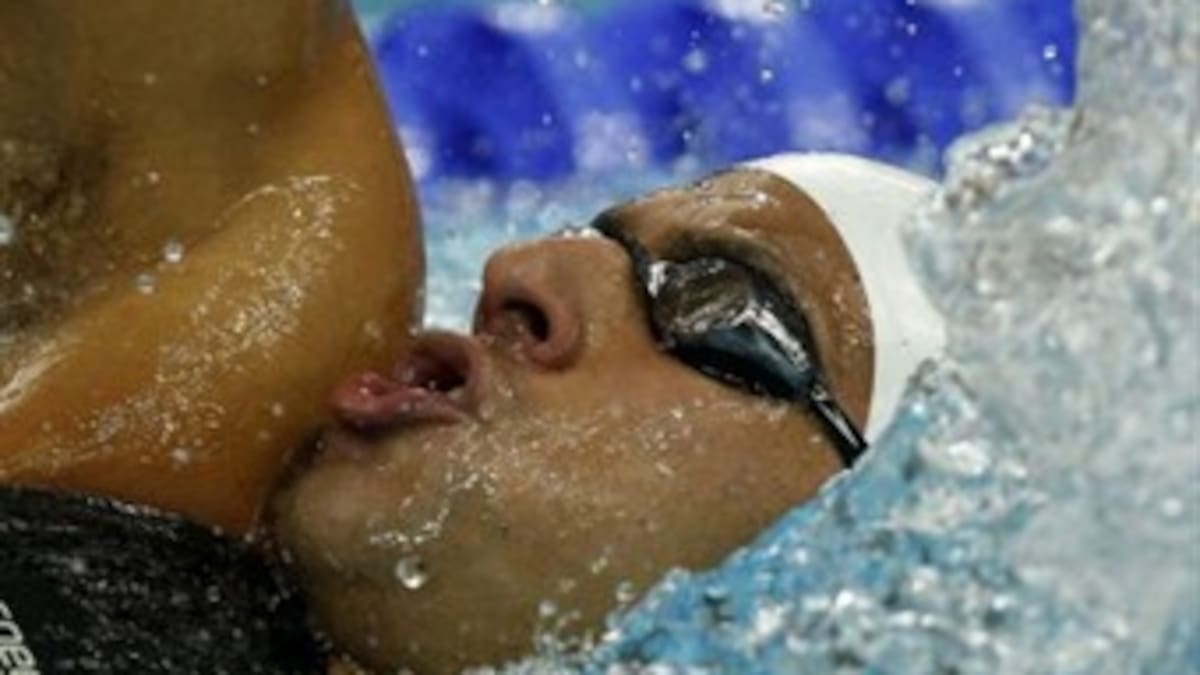 Omar Pinzón impuso record nacional en 100 espalda durante los Mundiales de Natación