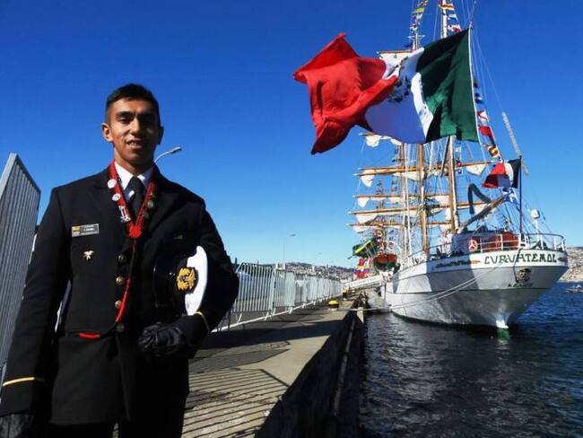 Guardiamarina colombiano continuará entrenamiento en buque de México