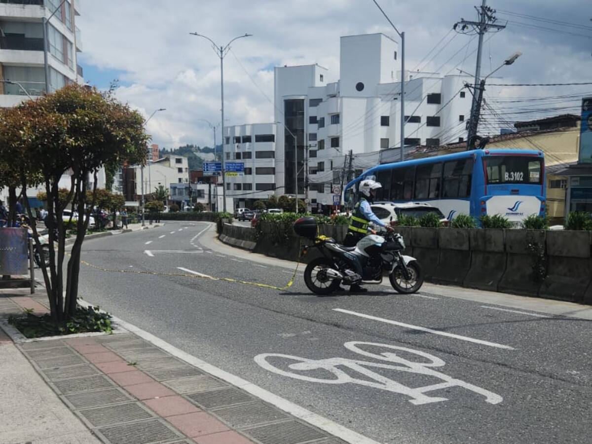 Falleció una mujer que al parecer salió expulsada de una buseta en vías de Manizales